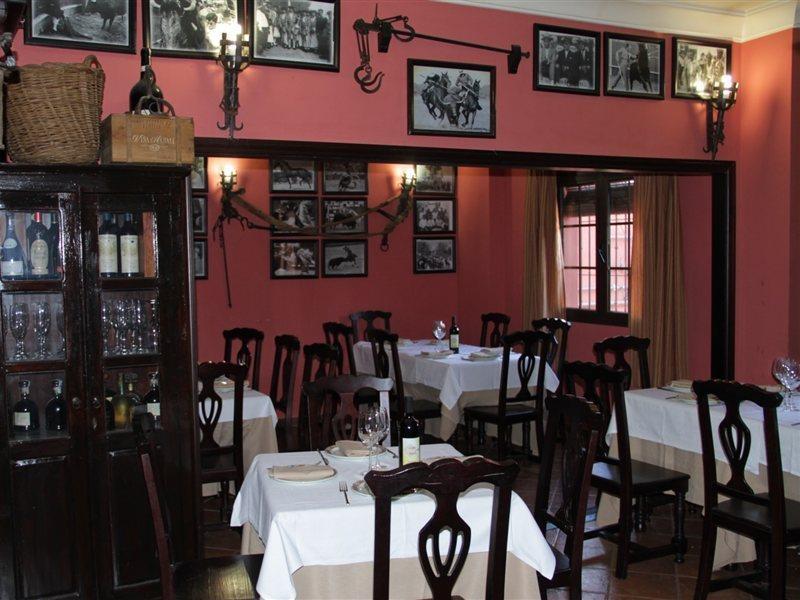 Hostal Pechi Huévar 외부 사진