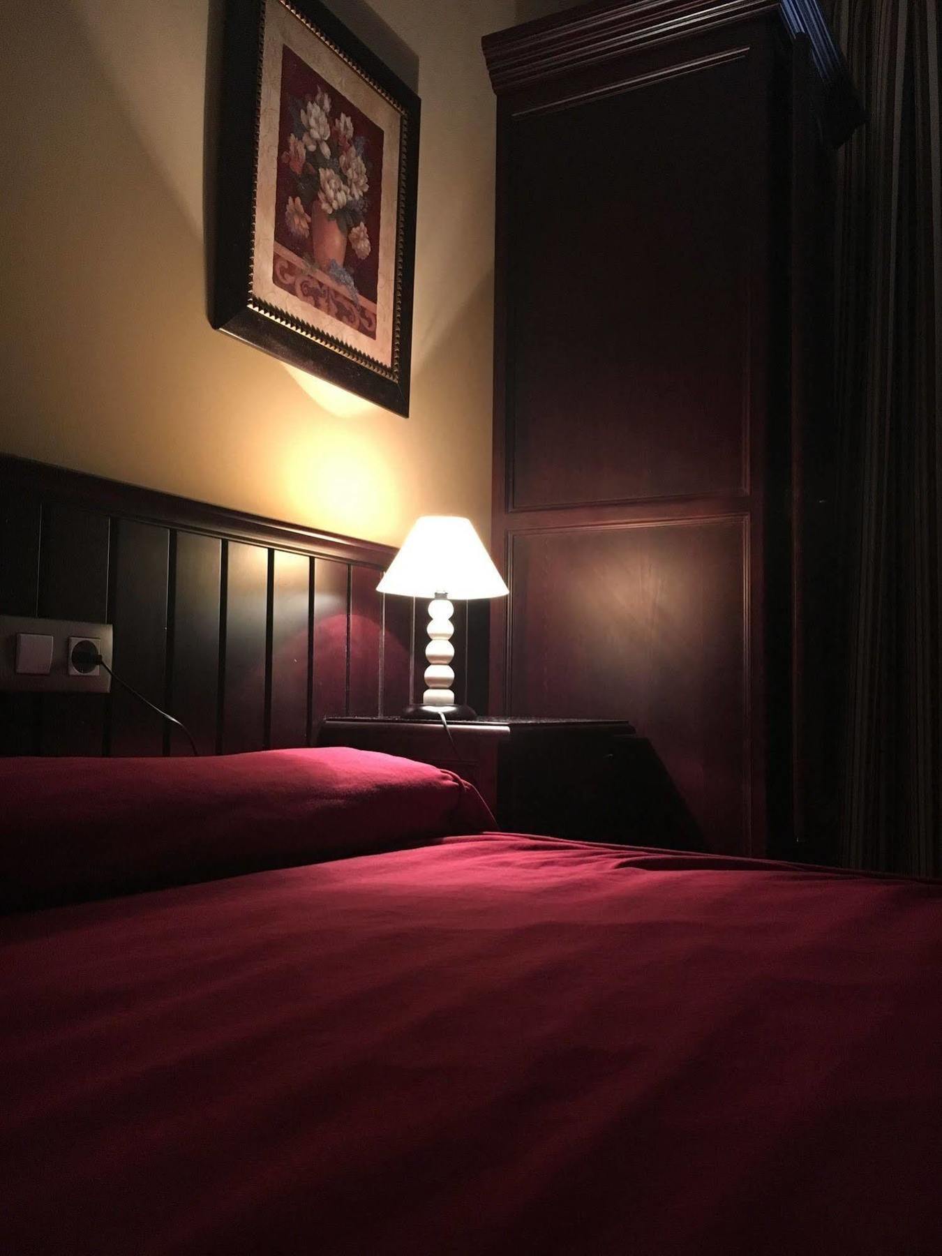 Hostal Pechi Huévar 외부 사진
