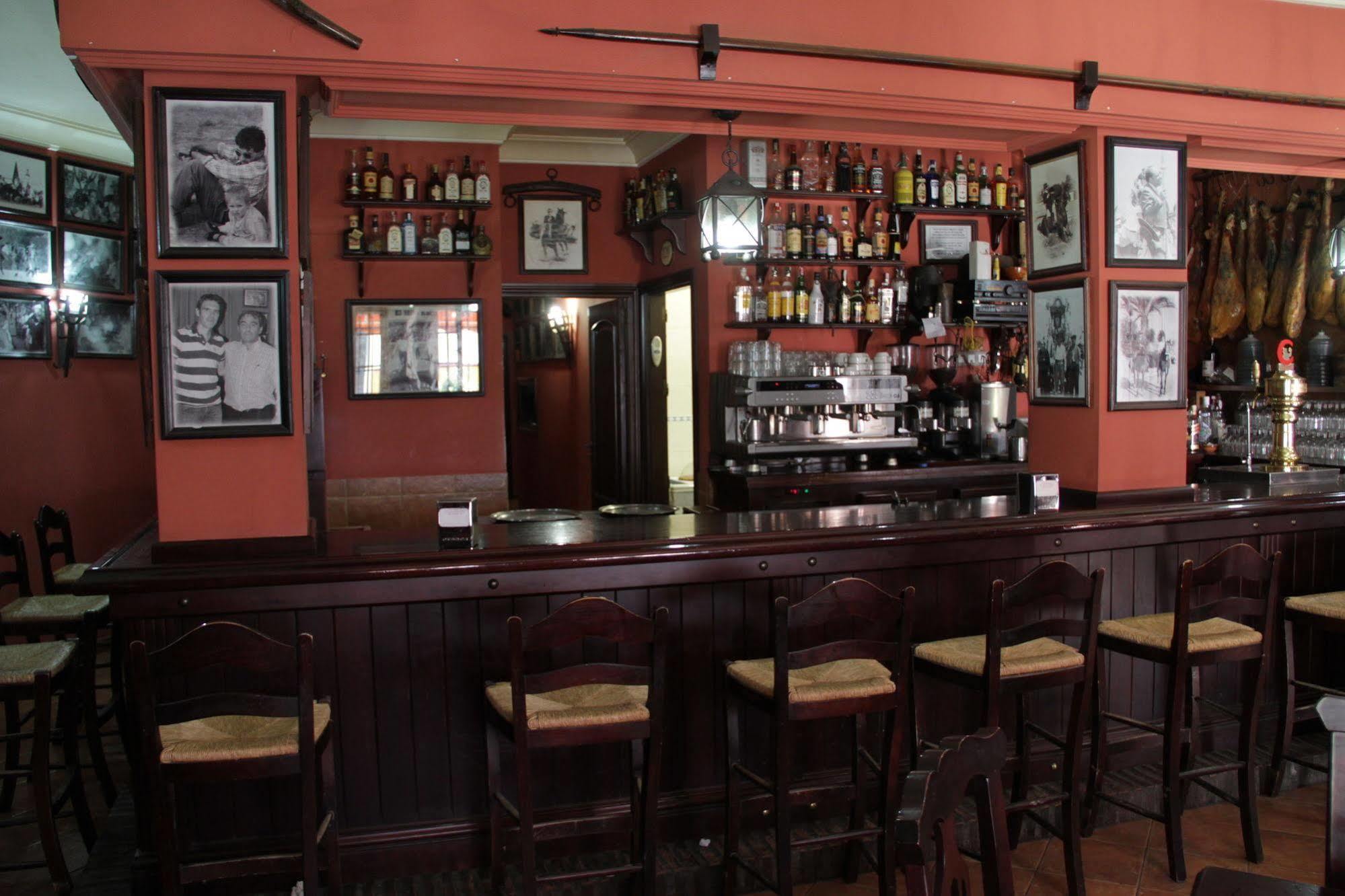 Hostal Pechi Huévar 외부 사진