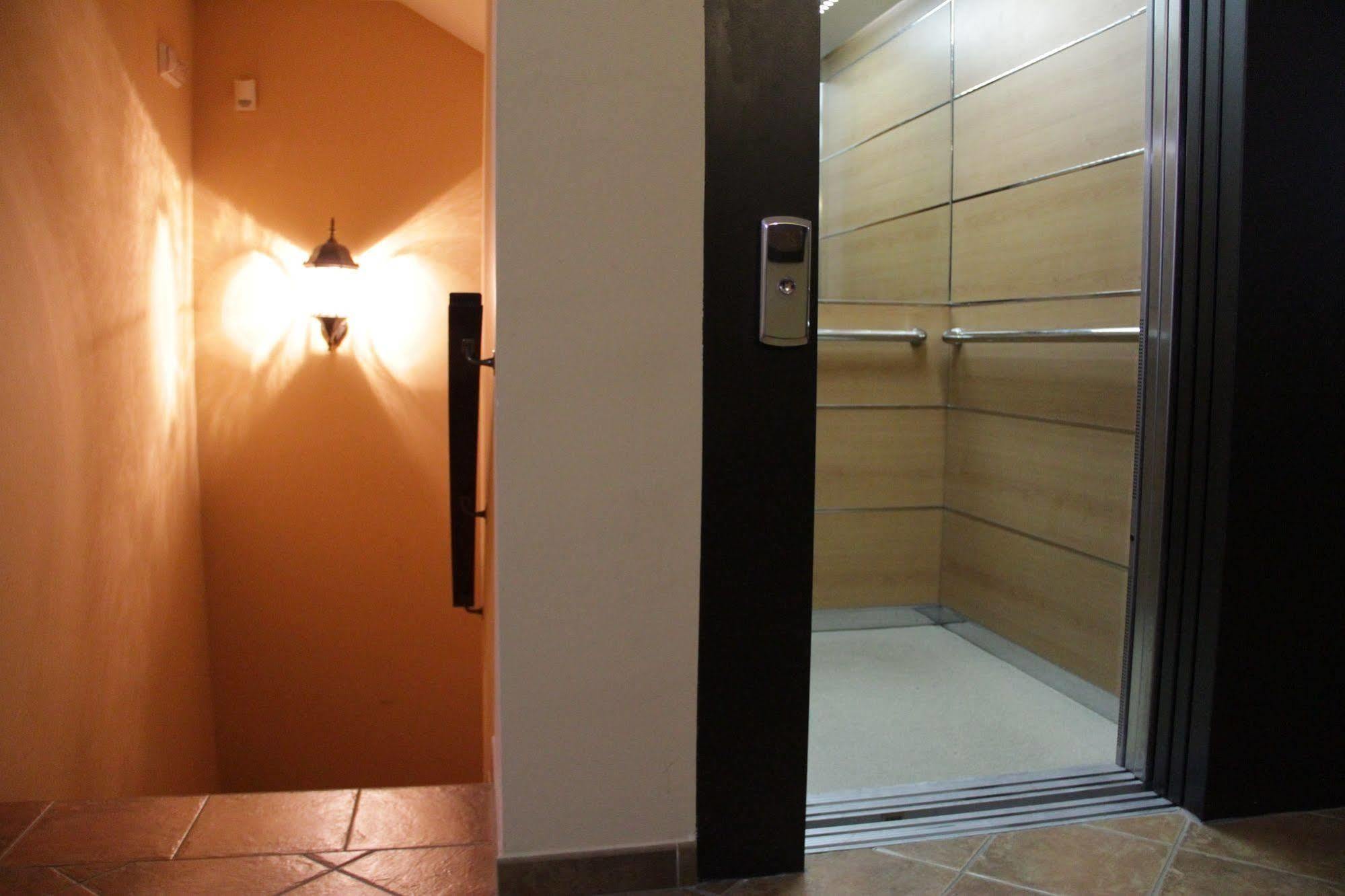 Hostal Pechi Huévar 외부 사진